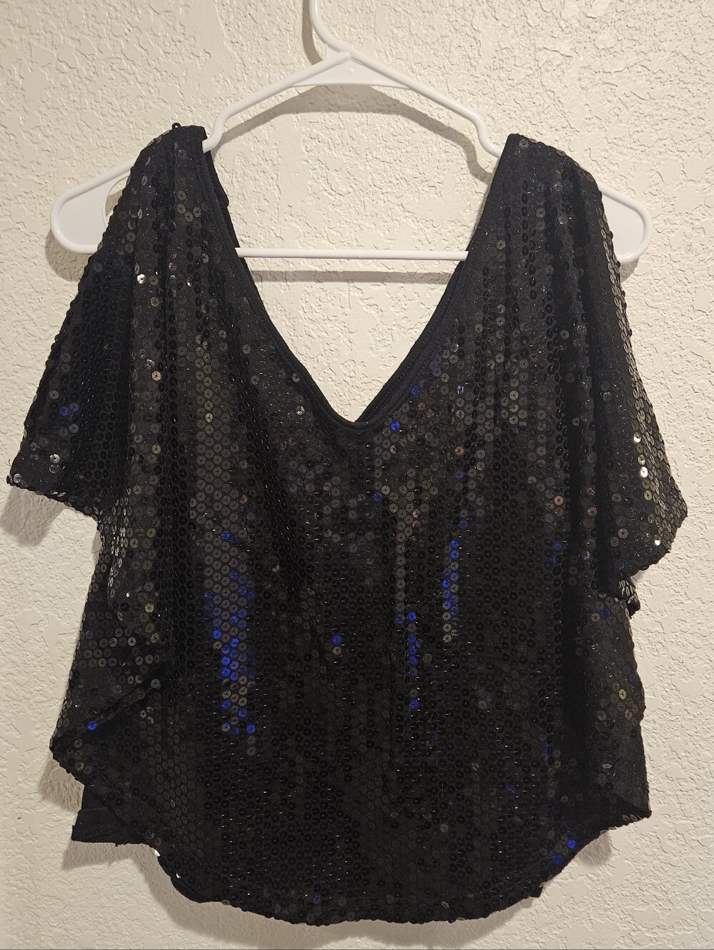 VENUS Black Sequin V-Neck Short Sleeve Top